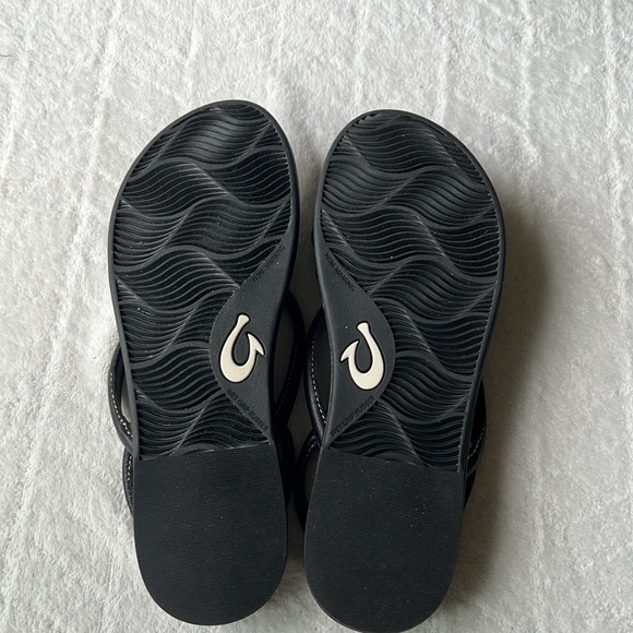 OluKai Tiare Strappy Leather Sandals - Picture 14 of 16